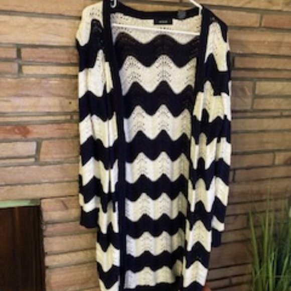 Verve Tops - 3. Flattering All Over Lace/Fishnet Dark Blue & White Long Sleeve Cardigan